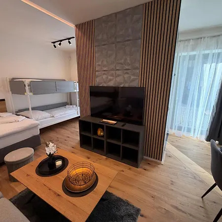 Luxusni 22 - Novostavba V Samotnem Srdci Harrachova - Privatni Parkovani Zdarma U Vlastniho Venkovniho Posezeni - 150 M Od Sjezdovky - Smart Tv - Wifi - Satelit